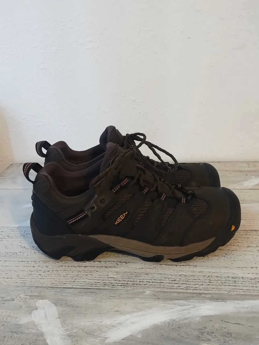 Man's Sneakers  Athletic Shoes KEEN Utility Lansing Low Steel Toe USA  10/UKsz9